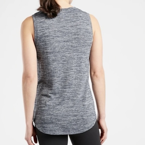 ATHLETA Sleeveless Breezy Top Tank Size Large Petite Flint Heather Gray Navy.  3 - Picture 7 of 8